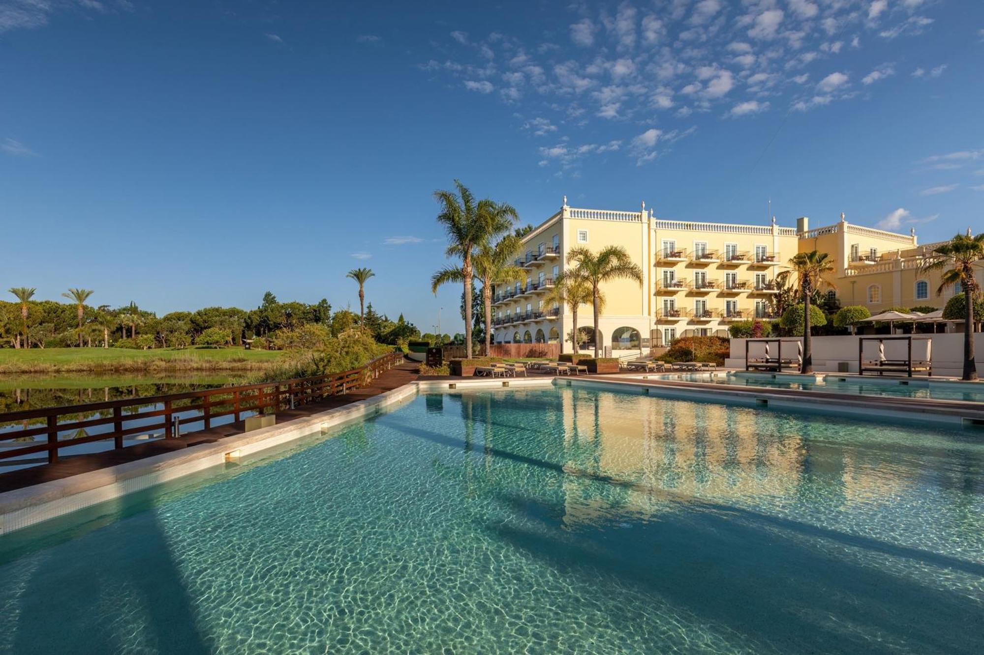เดอะ เลค รีสอร์ต Hotel วิลาโมรา ภายนอก รูปภาพ