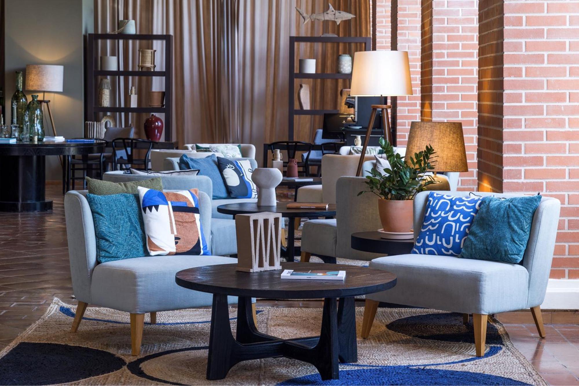 เดอะ เลค รีสอร์ต Hotel วิลาโมรา ภายนอก รูปภาพ The interior of the hotel