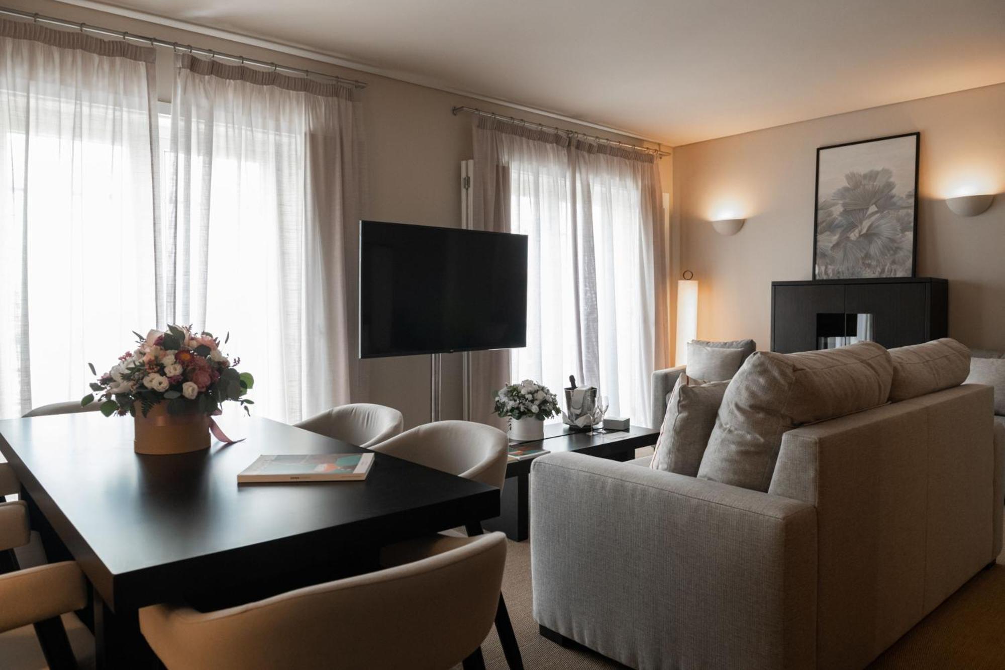 เดอะ เลค รีสอร์ต Hotel วิลาโมรา ภายนอก รูปภาพ